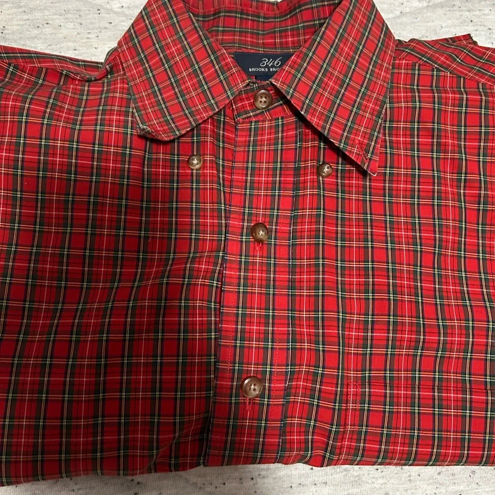 Brooks Brothers 346 men's red plaid non-iron button-down shirt size M‎ Christmas